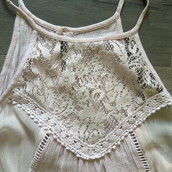 Light pink tank - Picture 2 of 6